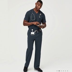 Men’s figs dark harbor pisco size M scrub pants